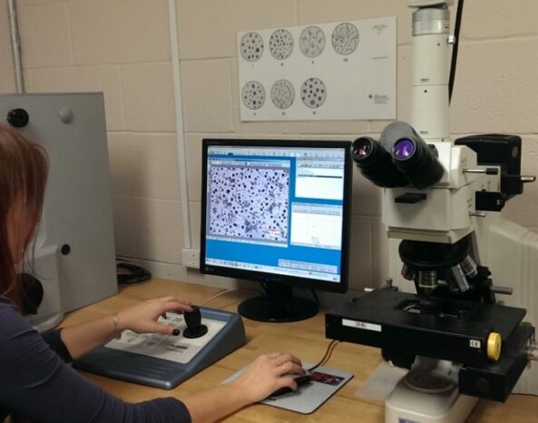 Microscope optiques avec système Clemex
