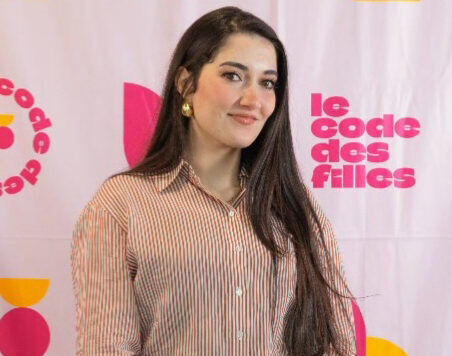 Adjaz, Nadine